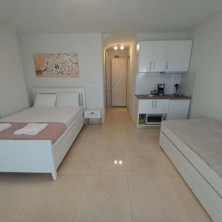 Apartament Elenis House Néa Péramos Zewnętrze zdjęcie