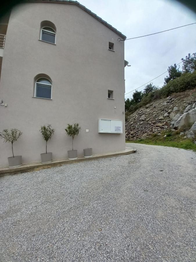 Apartament Elenis House Néa Péramos Zewnętrze zdjęcie