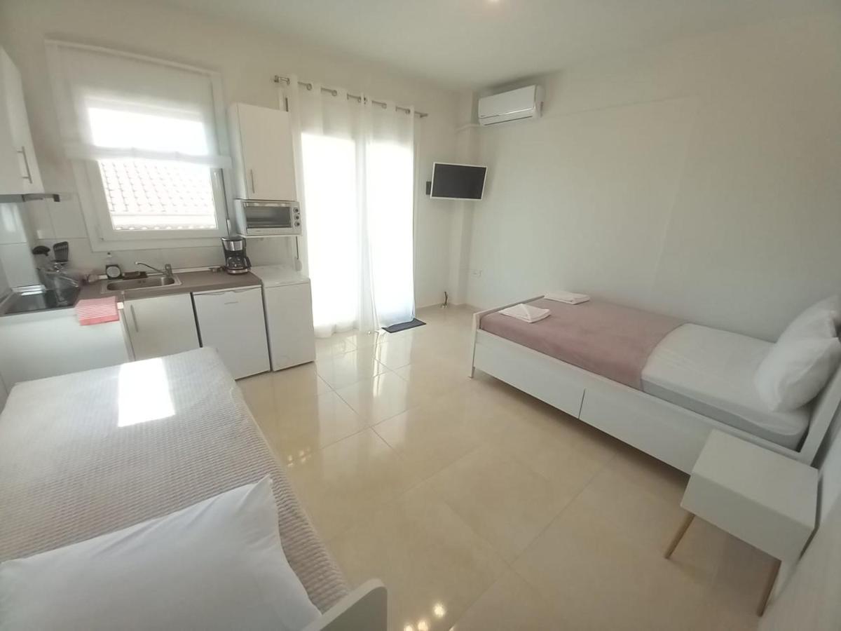 Apartament Elenis House Néa Péramos Zewnętrze zdjęcie