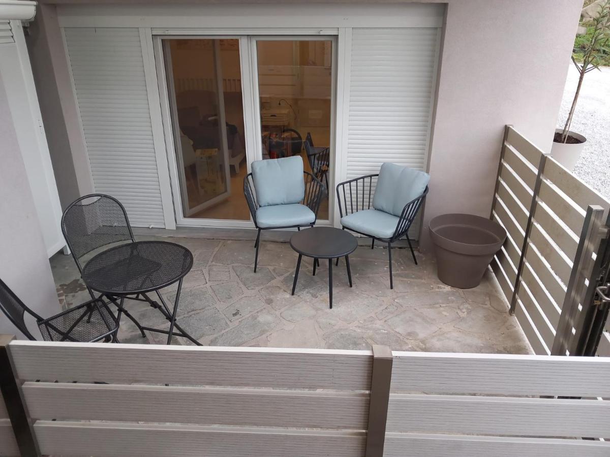 Apartament Elenis House Néa Péramos Zewnętrze zdjęcie