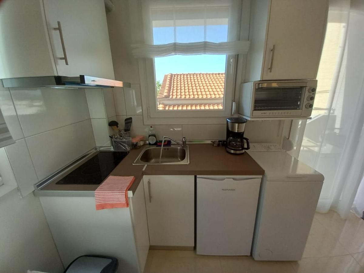 Apartament Elenis House Néa Péramos Zewnętrze zdjęcie